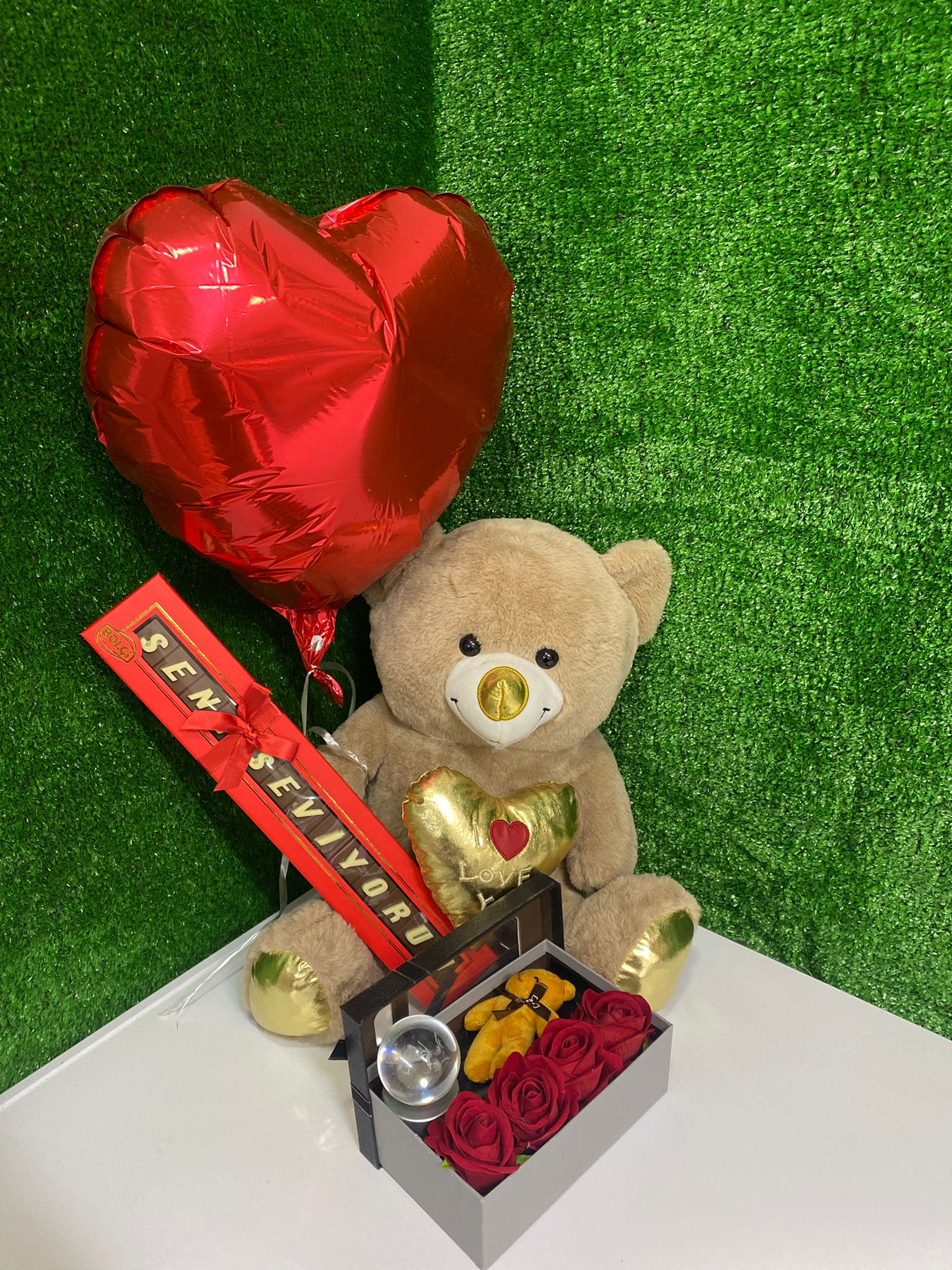 Golden Love Deluxe Cam Küreli Sevgililer Günü Seti